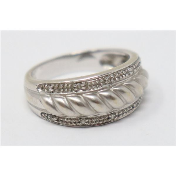 14K WHITE GOLD RING