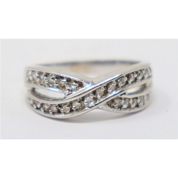 10K WHITE GOLD RING WITH CLEAR STONES