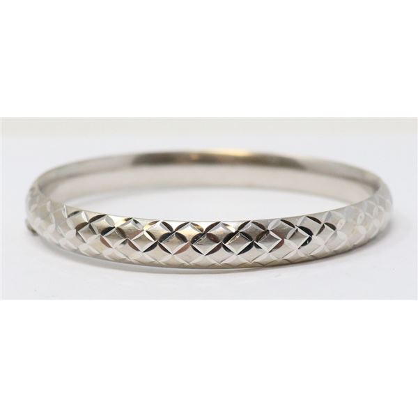 14K WHITE GOLD BRILLIANT BANGLE WITH CLASP
