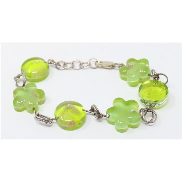 GREEN GLASS BEAD BRACELET