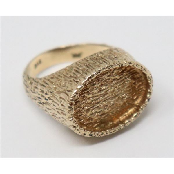 10K GOLD RING WITH OVAL PATTERN