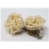 Image 1 : FAUX PEARL CLASP-STYLE EARRINGS