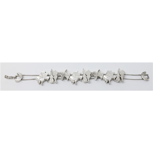 SILVER TONE BRACELET WITH MUSIC FIGURES