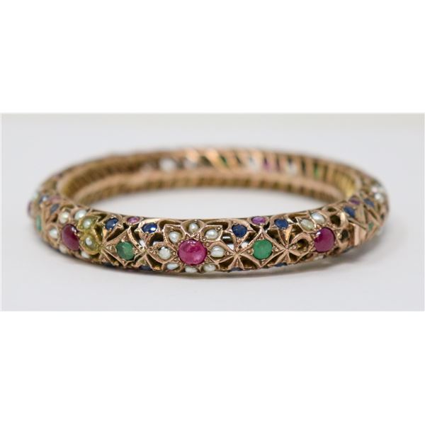 7K GOLD BANGLE WITH NATURAL RUBIES,
