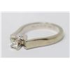 Image 2 : 18K WHITE GOLD POLAR BEAR DIAMOND SOLITAIRE