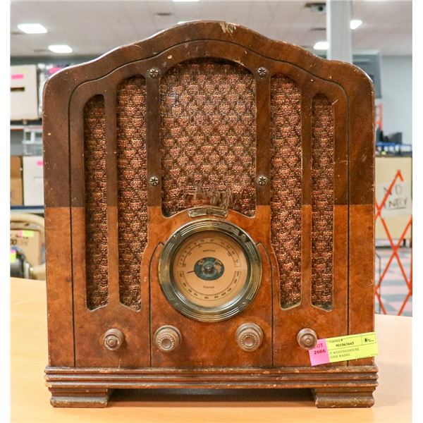 ANTIQUE WESTINGHOUSE TOMBSTONE RADIO