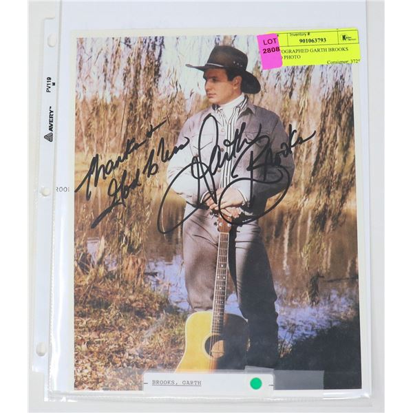 AUTOGRAPHED GARTH BROOKS 8X10 PHOTO