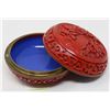Image 2 : QING DYNASTY CARVED RED CINNABAR SNUFF BOX