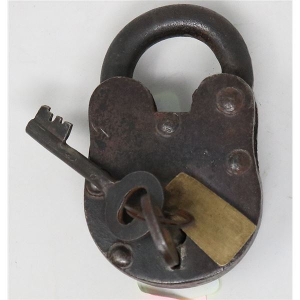 ANTIQUE STYLE PADLOCK WITH KEY