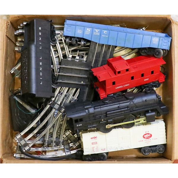 VINTAGE LIONEL TRAIN IN BOX STEAM TRAIN O SCALE