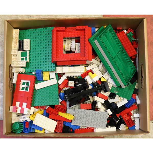 BOX FULL OF 1980S LEGO BRICKS