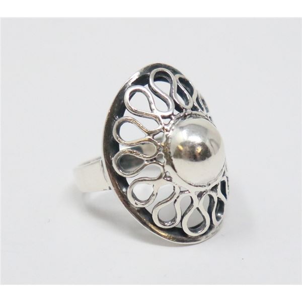 SILVER RING, OVAL WITH BALL, APPROX. SIZE 8.5