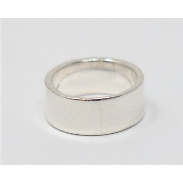 SILVER RING, SIMPLE BAND, APPROX. SIZE 6