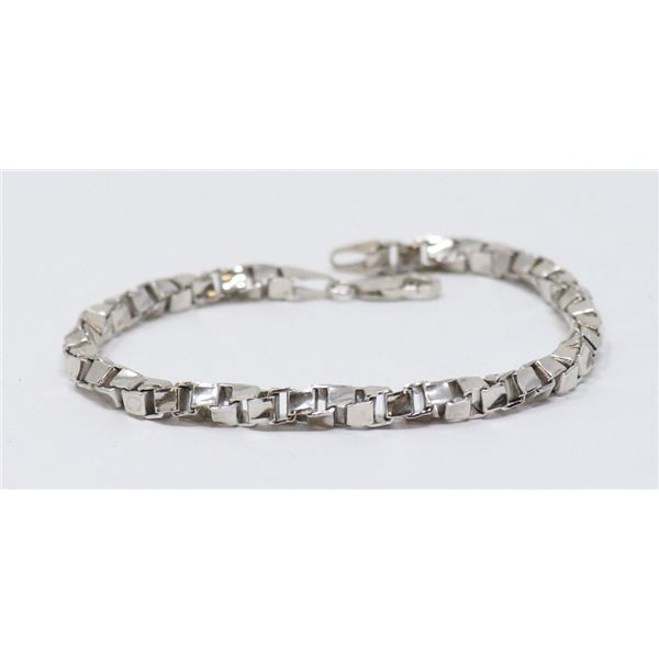 SILVER TWISTED BOX LINK BRACELET 7.5"