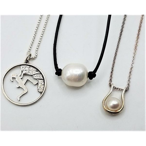 ESTATE 925 SILVER PENDANT NECKLACE