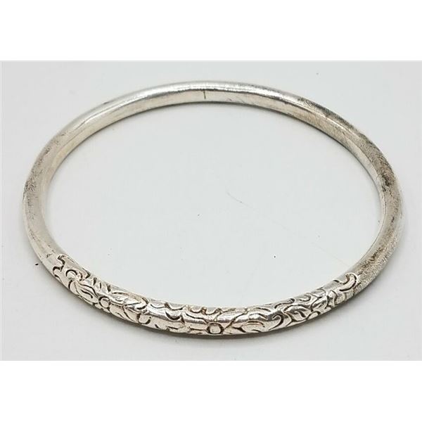 ESTATE 990 SILVER FLORAL ETCHED SOLID BANGLE