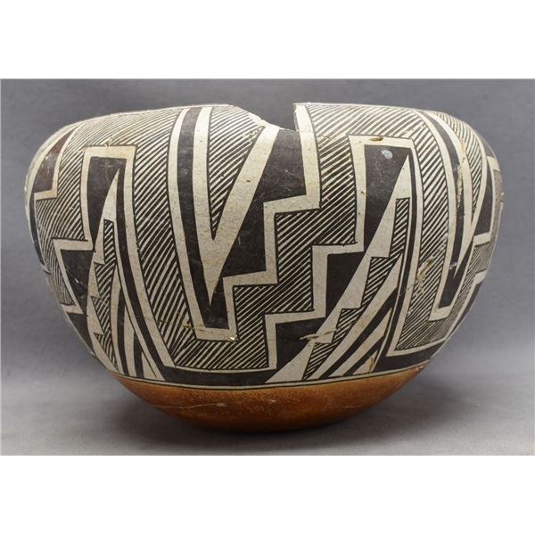 ACOMA INDIAN POTTERY OLLA
