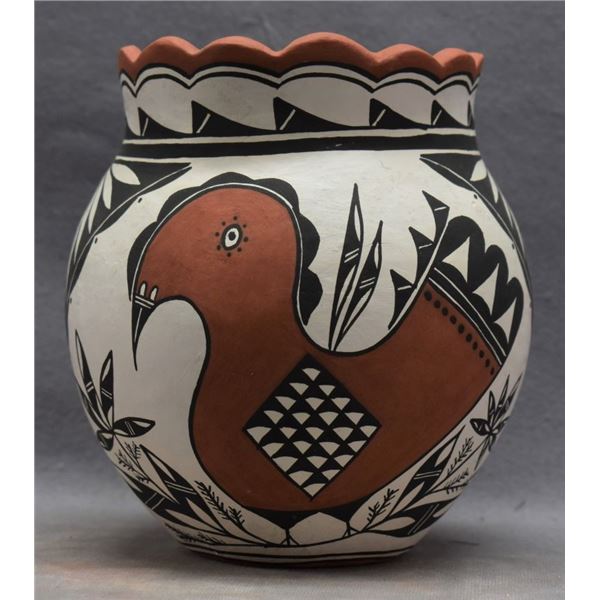 ACOMA INDIAN POTTERY VASE (ESTAVAN)