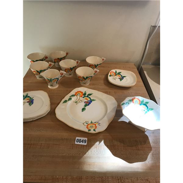 Cups, Plates & Serving Dishes