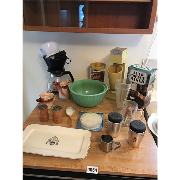 Coffee Maker, Drink Mixer, Retro Green Bowls & Porcelain Moose Creamers