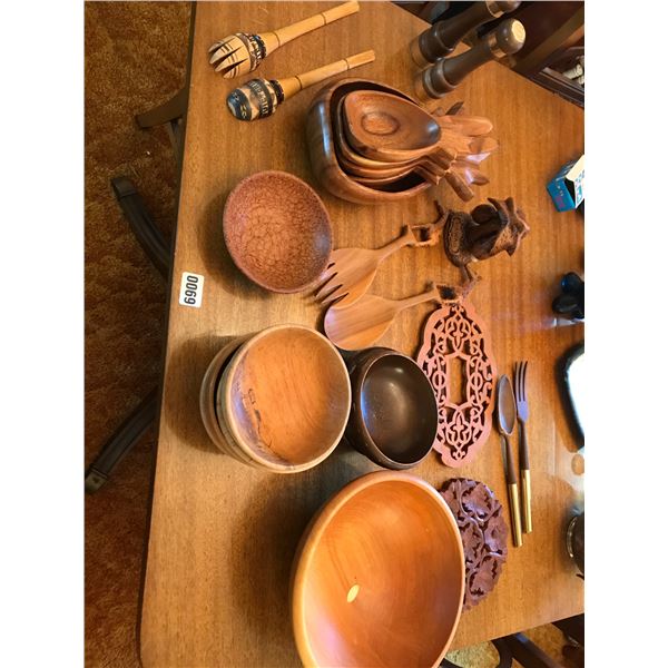 Wooden Salad Bowls & Utensils