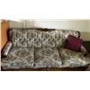 Image 1 : Vintage Couch & Burgundy Pillows
