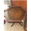 Image 2 : Leather & Wood Hexagonal Table