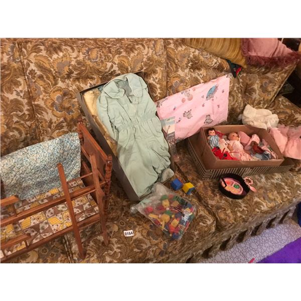 Doll Bunk-bed, Vintage Baby Clothes, Building Blocks & Dolls/Clothes