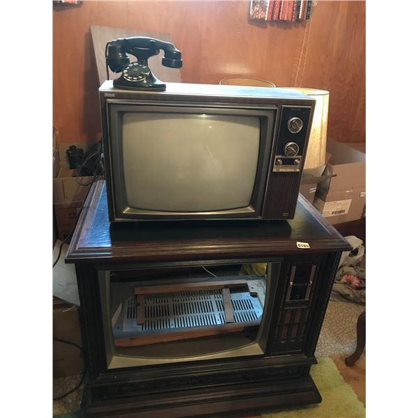Antique Telephone, Zenith Wood TV Case & RCA Accucolor Instant Television CTE550.WP1