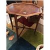 Image 3 : Hexagonal Wood Table with Claw Feet