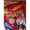 Image 2 : Vintage Pins & Banners