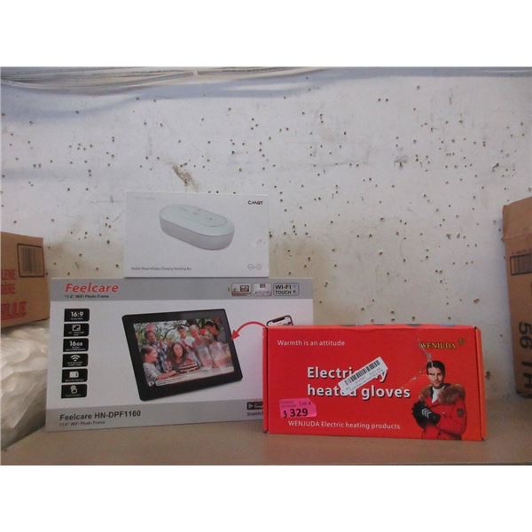 3 Piece Lot of Assorted Merchandise