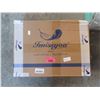Image 1 : 1 Box of 2 New Queen Size Pillows