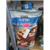 Image 1 : 5 x 1.36 kg Bags of Kirkland Trail Mix