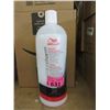 Image 1 : 8 x 946 ml Wella 20 Volume Cream Developer