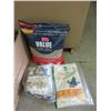 Image 1 : 1 Value Bag of Grubs and 2 Bags of Parrot Food