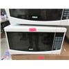 Image 1 : White RCA Microwave - 0.7 cu ft - 700 Watt