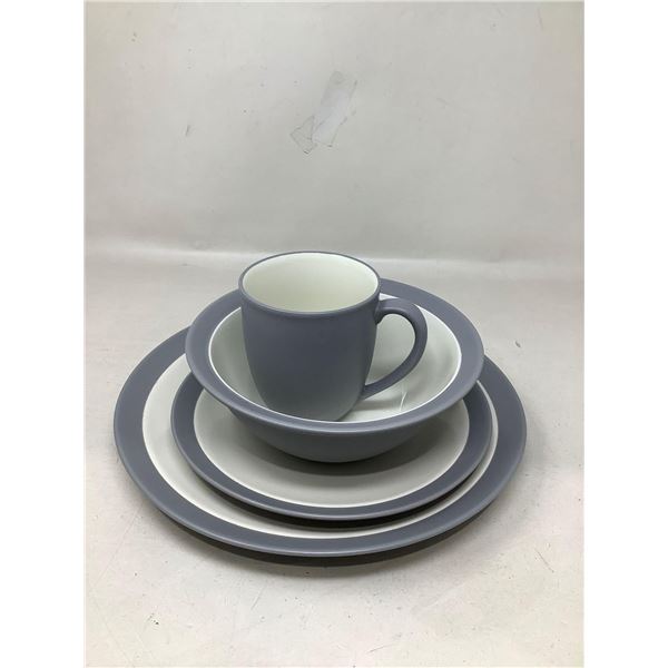 Lot Of 4 Matching Dishes And Mug (Grey)