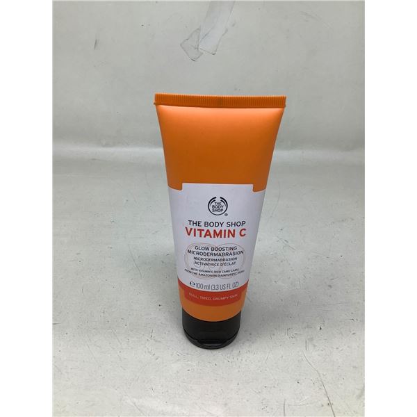 The Body Shop Vitamin C Glow Boosting Microdermabrasion