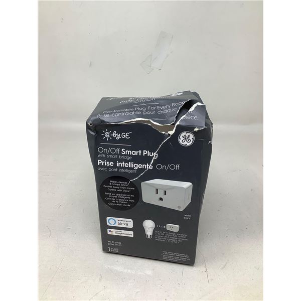 On/Off Smart Plug With Smart Bridge