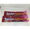 Image 1 : Twizzlers Extra Long Pull n Peel Candy (2 X 652G)