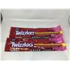 Image 1 : Twizzlers Extra Long Pull n Peel Candy (2 X 652G)