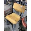 Image 1 : Lot of 5 Wooden Chairs