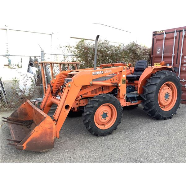2005 Kubota L4150 2.3L Diesel 4wd  utility tractor come with Kubota BF900 Loader and bucket, runni