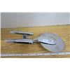 Image 1 : Rare Star Trek Enterprise Pizza Cutter