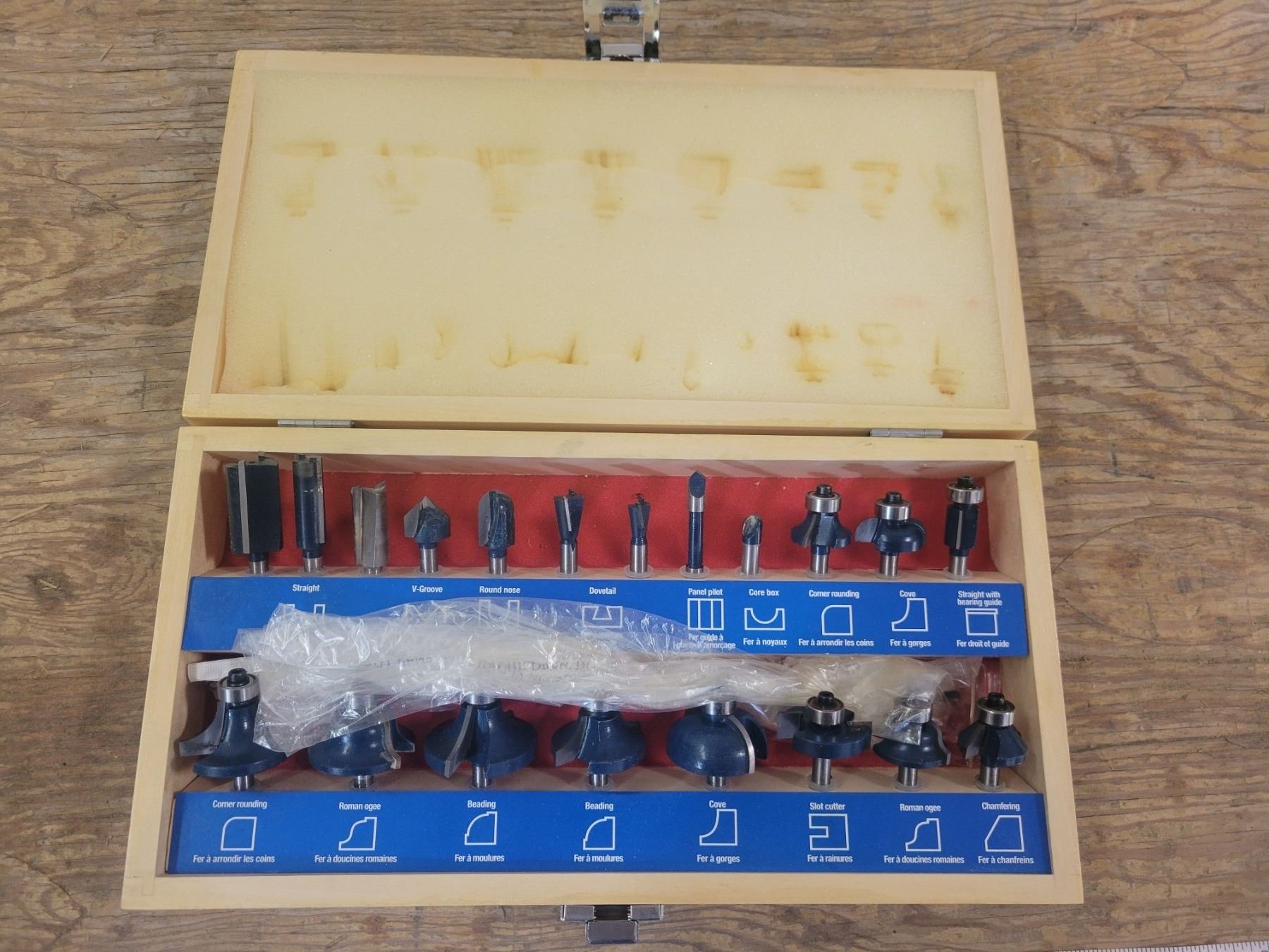 (Brand new) MASTERCRAFT 20 router bit set