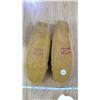 Image 2 : Ladies Size 8 Suede Moccasin Slippers