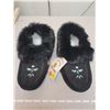 Image 3 : Ladies black moccasins, new, size 10 - Made in Canada