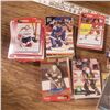 Image 2 : 550 to 600 assorted hockey cards old and new