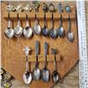 Image 3 : 2 spoon display racks with spoons